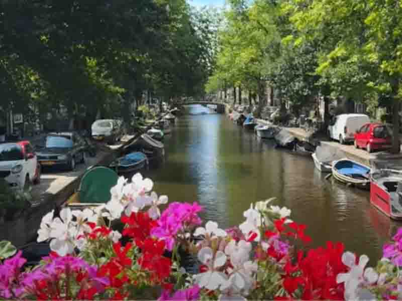 Remote work in Amsterdam Τηλεργασία με στιλ στο Άμστερνταμ 2025