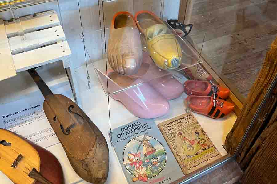 Clogs Τσόκαρα: Όταν η Παράδοση Συναντά το Στυλ από τον 13ο αιώνα 5 Τσόκαρα και μόδα