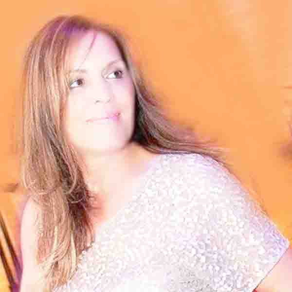 Dina Ντίνα Παπαϊωάννου: Η φωνή που ενώνει καρδιές επιστρέφει στον «ΠΑΛΜΟ» 26.9. 3 Dina