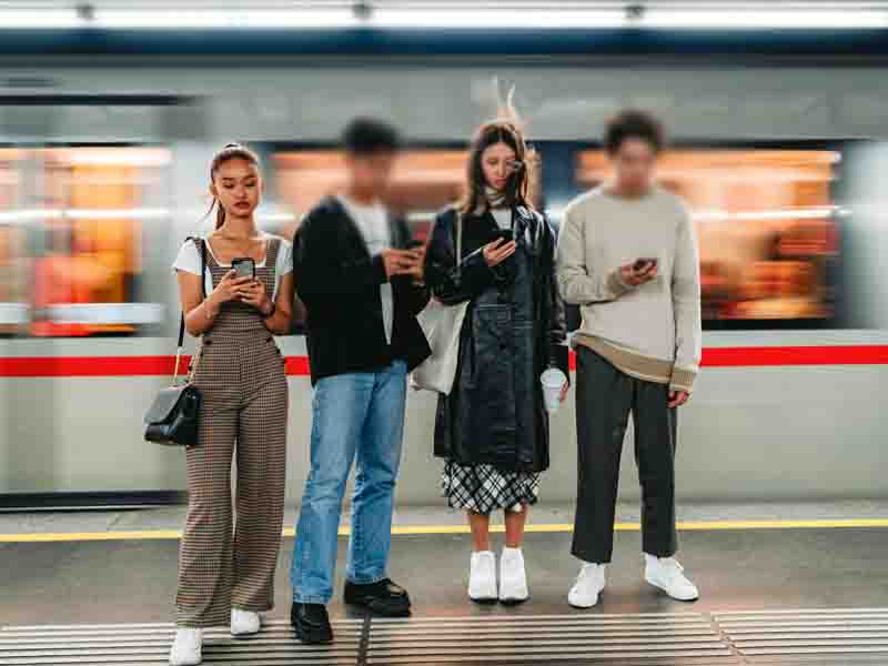 Digital Addiction Ψηφιακός Εθισμός: Η νέα καθημερινότητα 2025