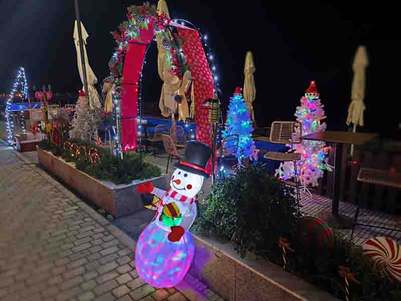 Christmas Mood Χριστούγεννα στην Περαία: Μια γιορτινή αγκαλιά για την τοπική αγορά 2025 8 Περαία Γιορτινή Παραλία Χριστούγεννα