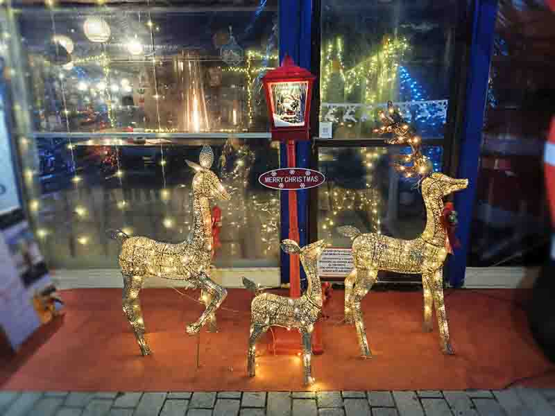 Christmas Mood Χριστούγεννα στην Περαία: Μια γιορτινή αγκαλιά για την τοπική αγορά 2025