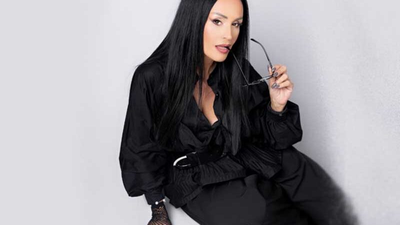 Efi Sidiropoulou: Παρουσίαση για την Έφη Σιδηροπούλου
