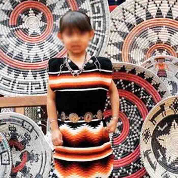 NAVAJO – Ναβάχο – Ναβαγοί ΝΑΒΑΧΟ ΕΚ ΤΟΥ ΝΑΥΑΓΩ ΜΥΝΙΕΣ ΝΑΥΑΓΟΙ ΗΤΑΝ ΟΙ 1οι ΕΠΟΙΚΟΙ ΤΩΝ ΗΠΑ 7 Ελληνικά σύμβολα στην φυλή Νάβαχο
