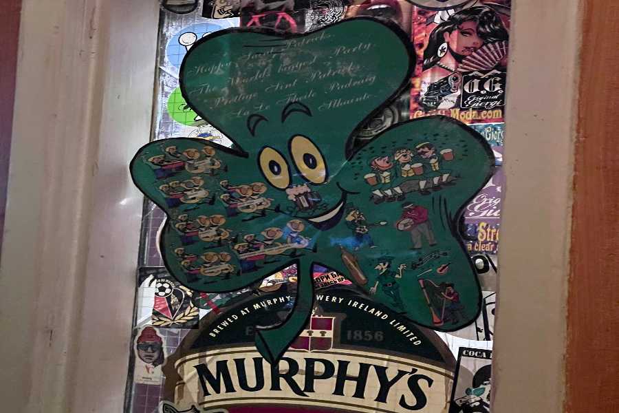 Saint Patrick's Day Η Ημέρα του Αγίου Πατρικίου : Ιστορία, Παραδόσεις και Γιατί ο Κόσμος Γιορτάζει τον Ιρλανδικό Πολιτισμό 17.3. 2 Saint Patrick's Day