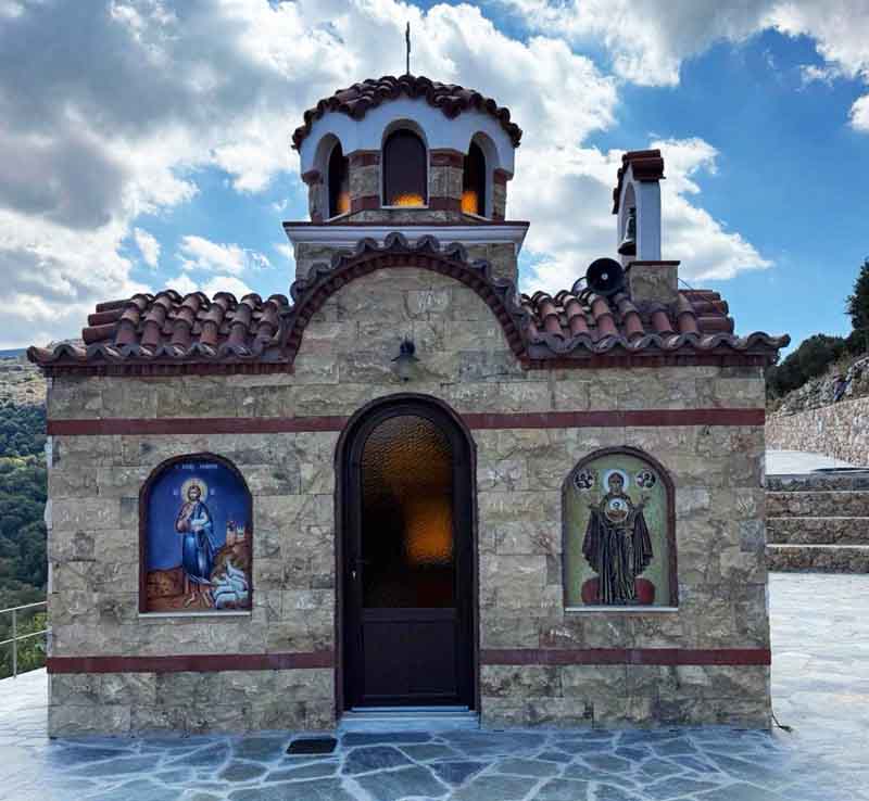 Churches Οι Εκκλησίες σε όλη την Ελλάδα μέσα από τα μάτια του n1 ναοδόμου Δημήτρη Τσεκερίδη 2 Εκκλησία στην Κρήτη