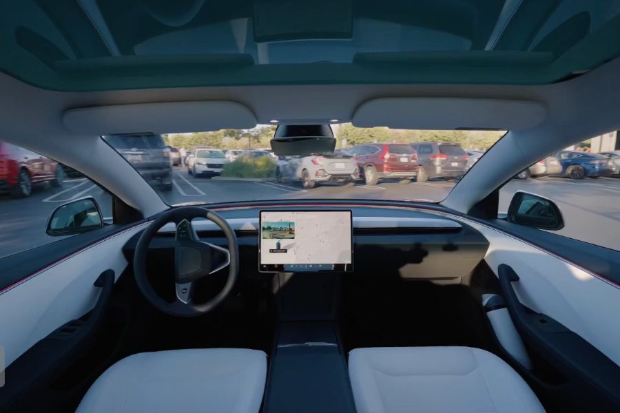 Μέσα σε ένα Tesla με Πλήρη Αυτονομία Οδήγησης