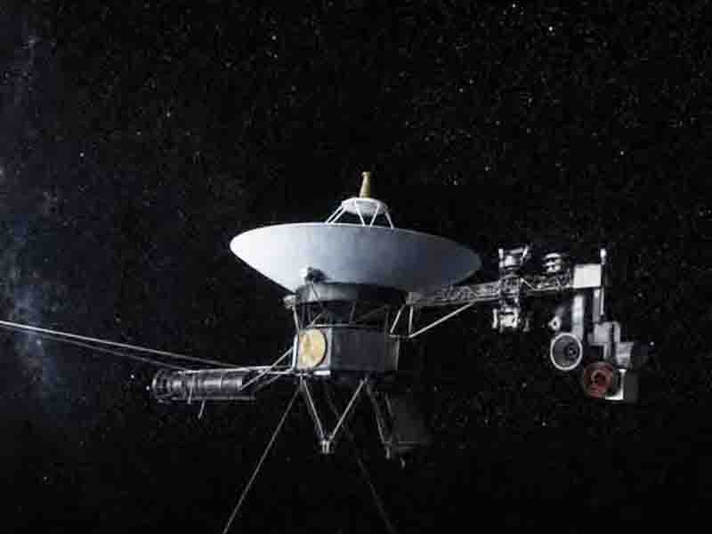 Voyager 1 – Ένα φωτεινό ημερόνυχτο μακριά από τη Γη