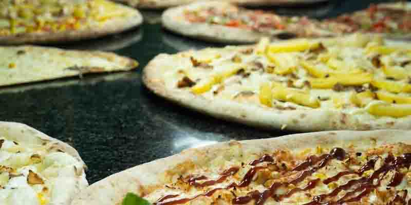 Home Pizzeria Peraia best pizza Η πιο νόστιμη πίτσα στην Περαία – μόνο με 2 ευρώ! 🍕 3 Home pizza Peraia