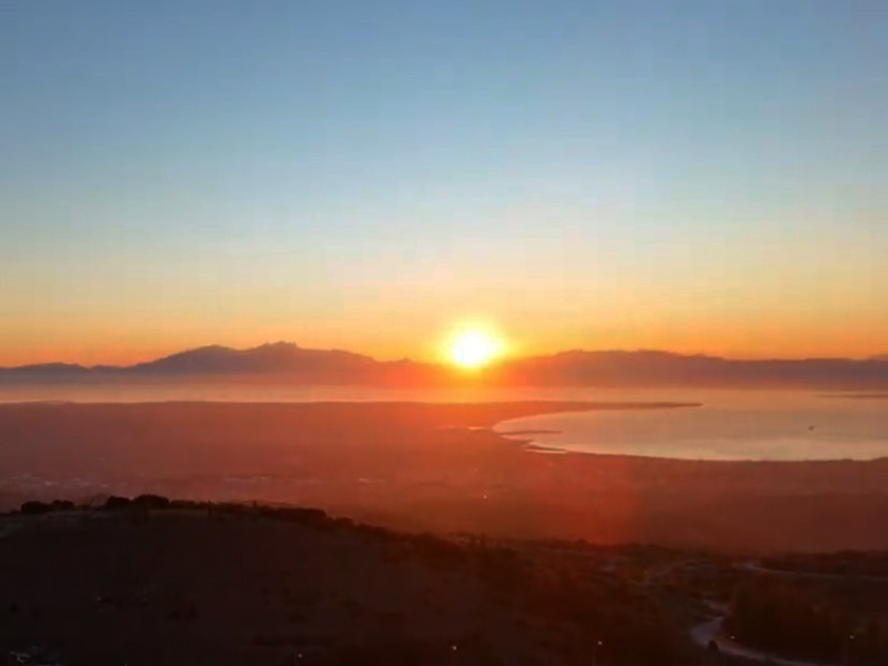 Thermaikos sunset Olympus view Ηλιοβασίλεμα στον Θερμαϊκό με φόντο τον Όλυμπο, όπως καταγράφηκε από τον Χορτιάτη 2026