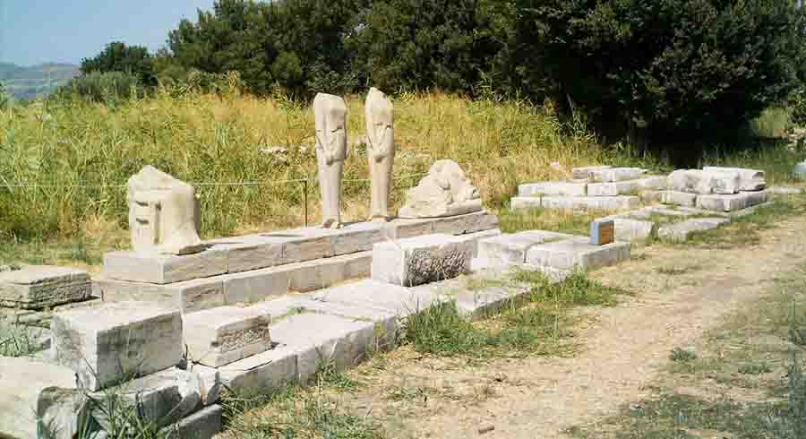 Heraion temple Samos Ηραίων «Σάμος — Στο Ιερό της Ήρας, εκεί όπου γεννήθηκε η αρμονία του Αιγαίου» το 540 π.χ. 4 αρχαία γλυπτά και βάσεις Ηραίων