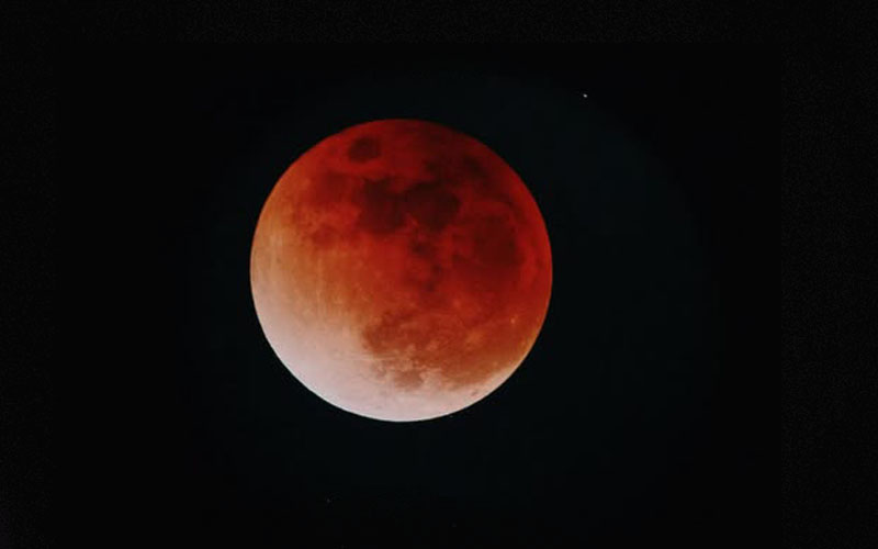 Partial lunar eclipse Η μερική έκλειψη Σελήνης της 28ης Αυγούστου: Ένα νυχτερινό θέαμα στον ελληνικό ουρανό 🌒 2 Partial lunar eclipse