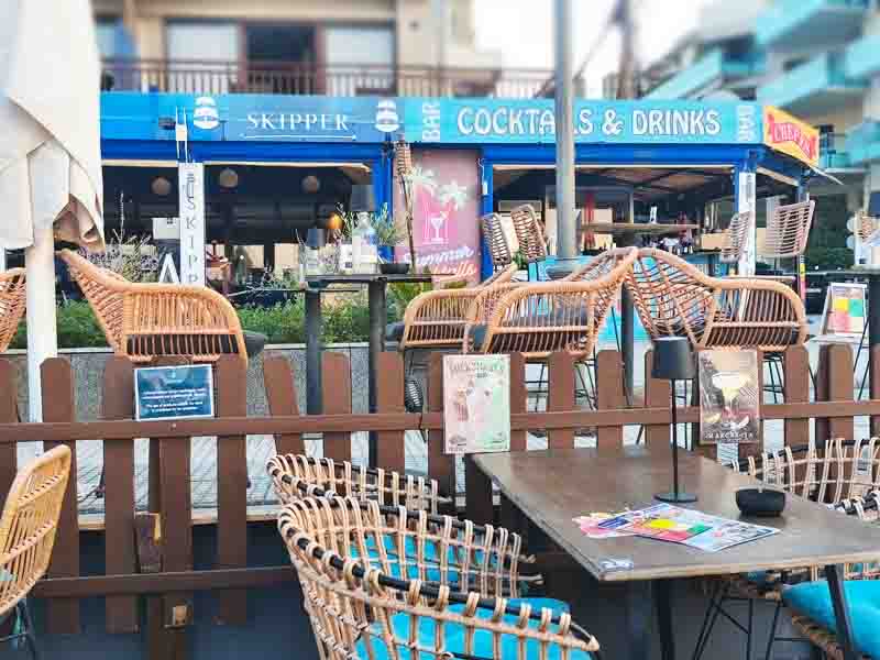 Skipper Café Bar Απογεύματα στο Skipper – Εκεί που η μέρα γίνεται στιγμή χαλάρωσης 2026 2 Skipper Café Bar
